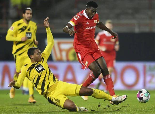  斯图加特新援闪耀德甲，首秀破门助球队斩获胜利