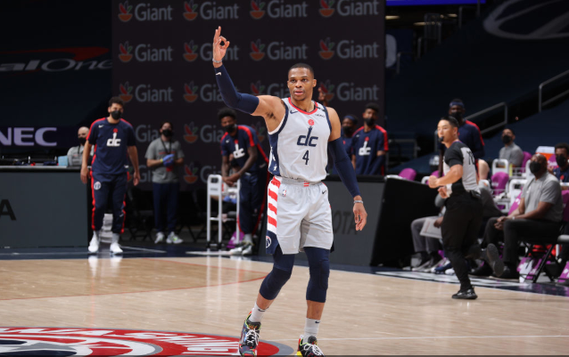  库里里程碑之夜勇士三分大队射穿鹈鹕防线