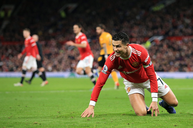  西汉姆联定位球战术奏效，绍切克头槌破门制胜  