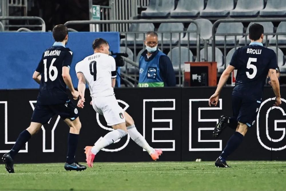  那不勒斯火力全开横扫弱旅豪取连胜