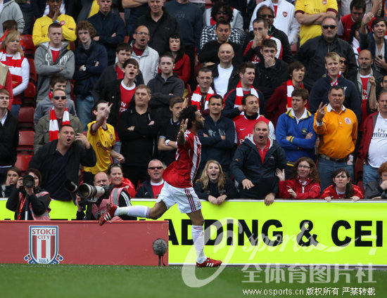  热那亚保级生死战，灯塔球场上演进球盛宴